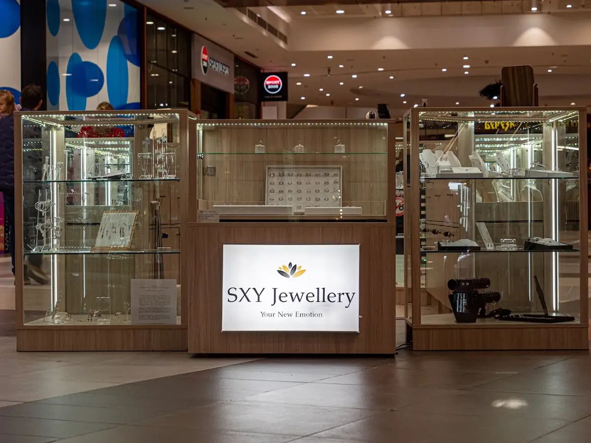 Щандът на SXY Jewellery в Парадайс Център